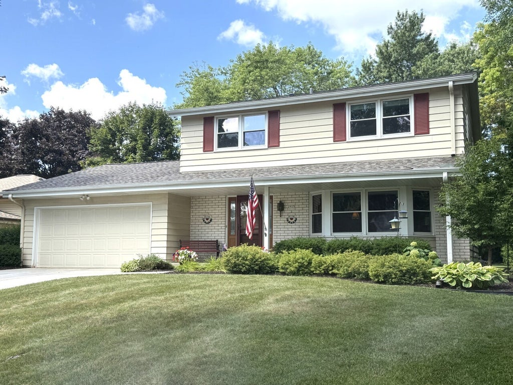 2925 N 120th St, Wauwatosa