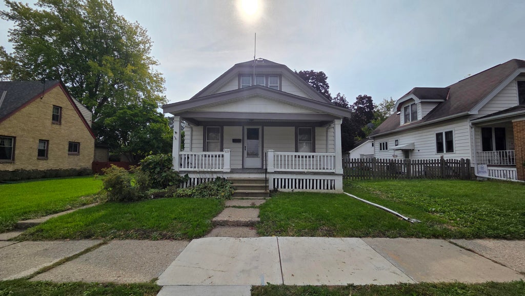 629 Park Ave, South Milwaukee