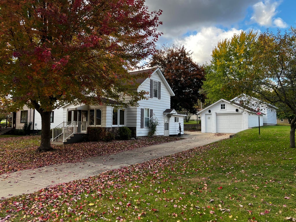 302 E Park, Neshkoro