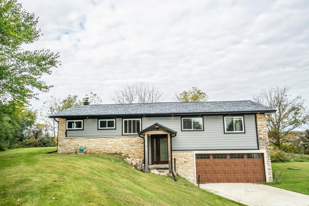 W215n5363 Ada Ct, Menomonee Falls