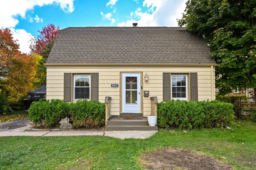 7007 W Beloit Rd, West Allis