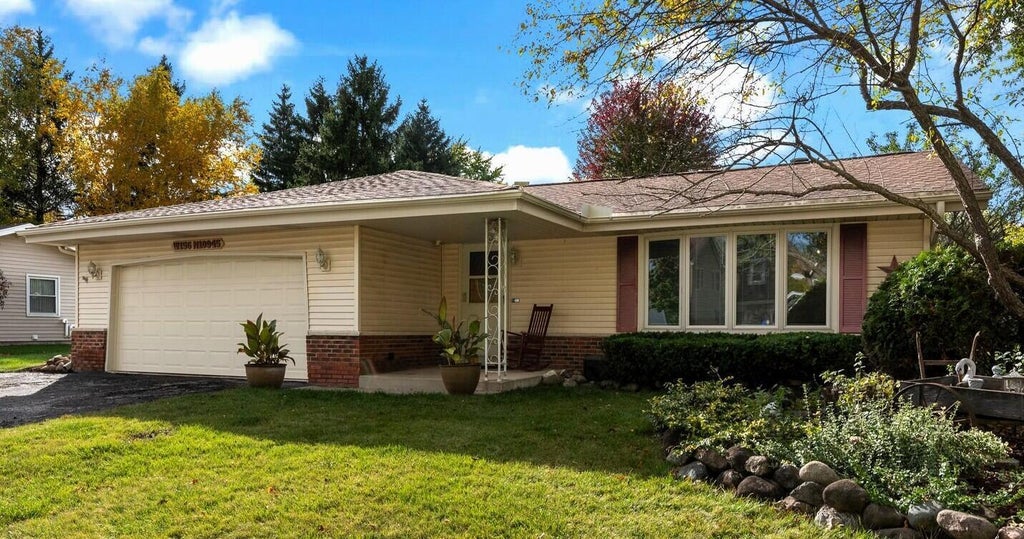 W156n10945 Catskill Ln, Germantown