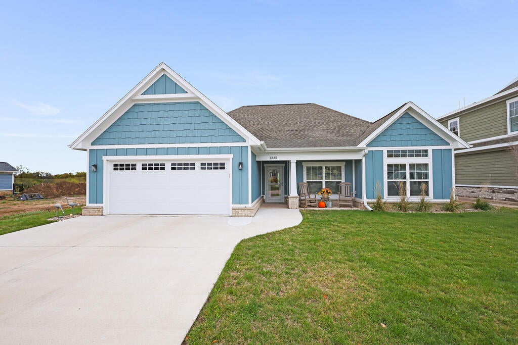 1335 Lynx Lane, Manitowoc