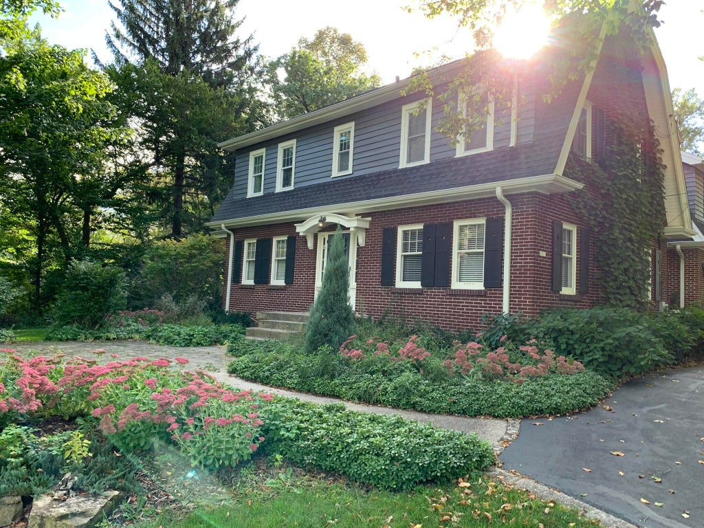 6511 W Division, Mequon