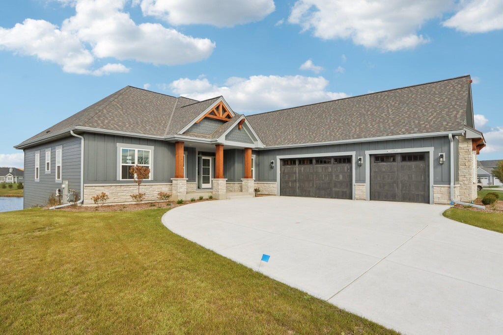 W198n4955 Hickory, Menomonee Falls