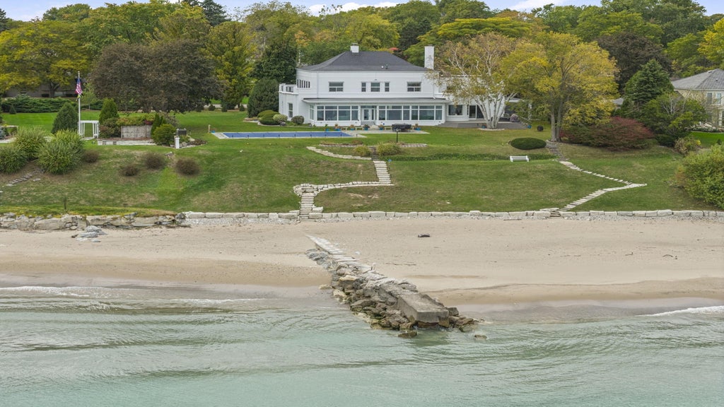 3225 Michigan, Racine