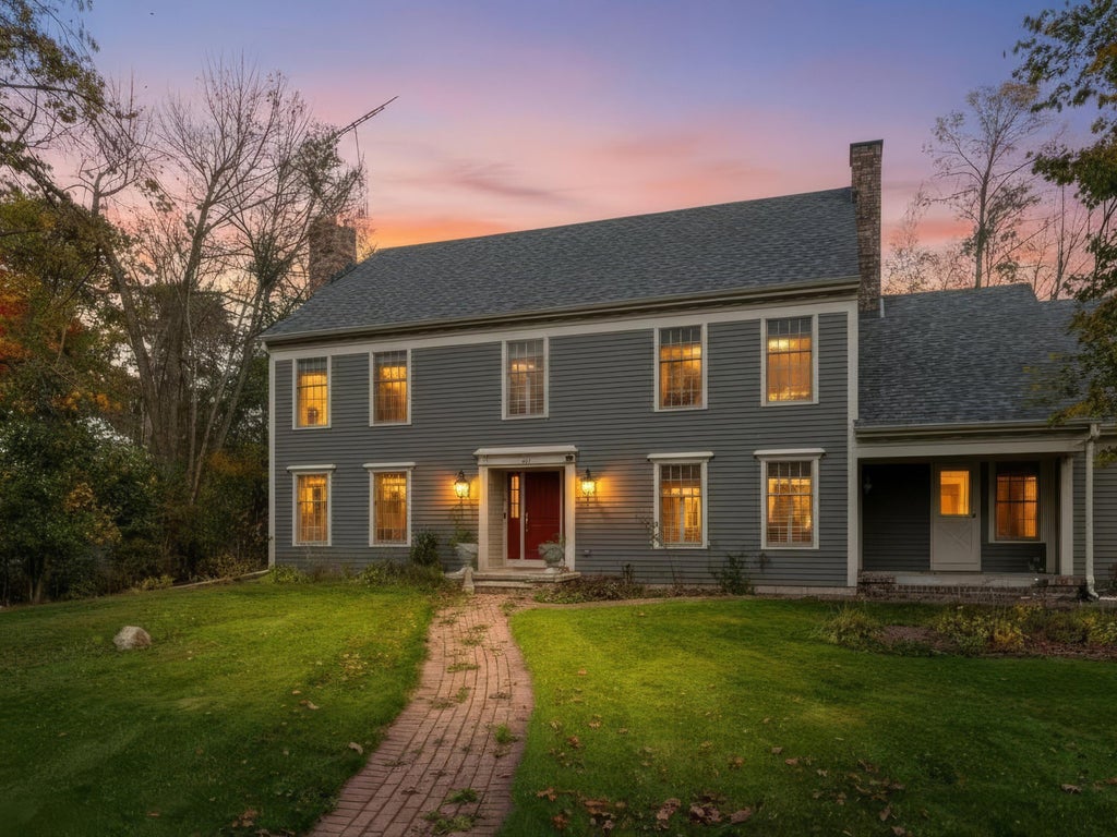 1127 Tanglewood, Manitowoc