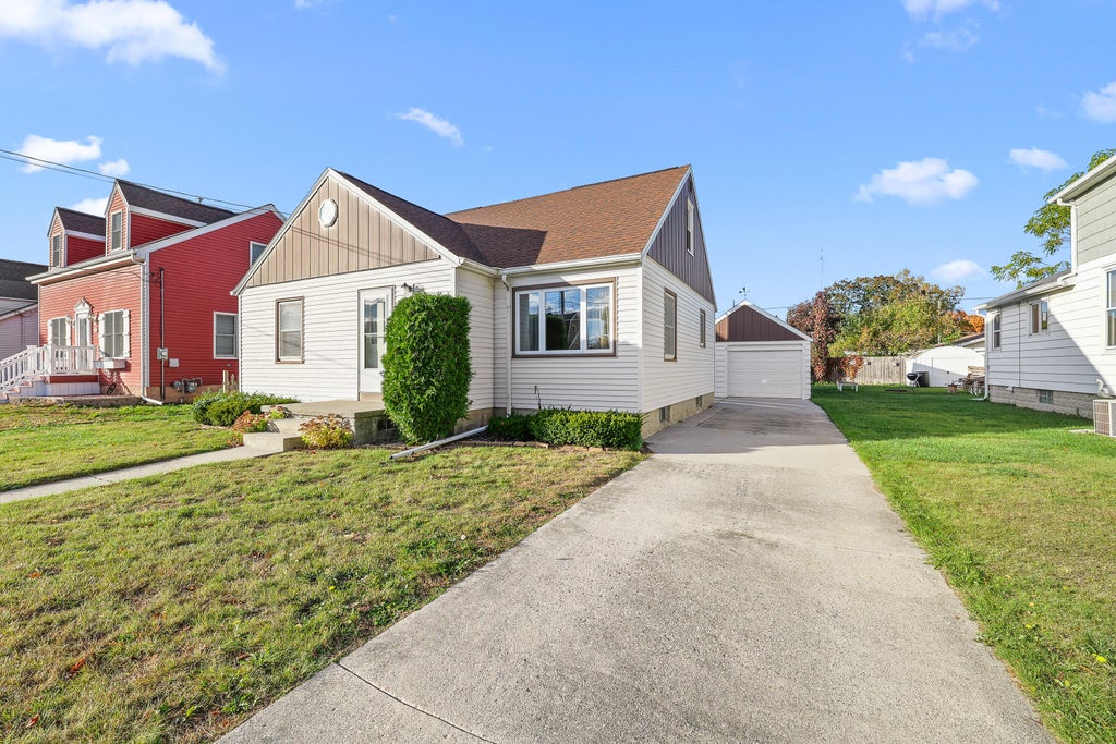 1852 Belmont St, Manitowoc