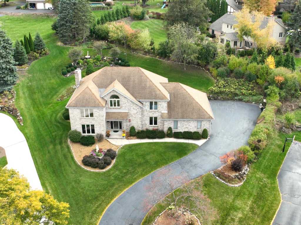 19775 Trilby Ct, Brookfield