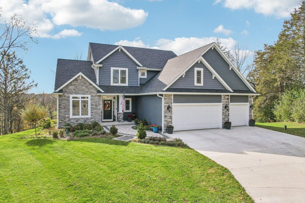 S95w22835 Bywater Ln, Vernon