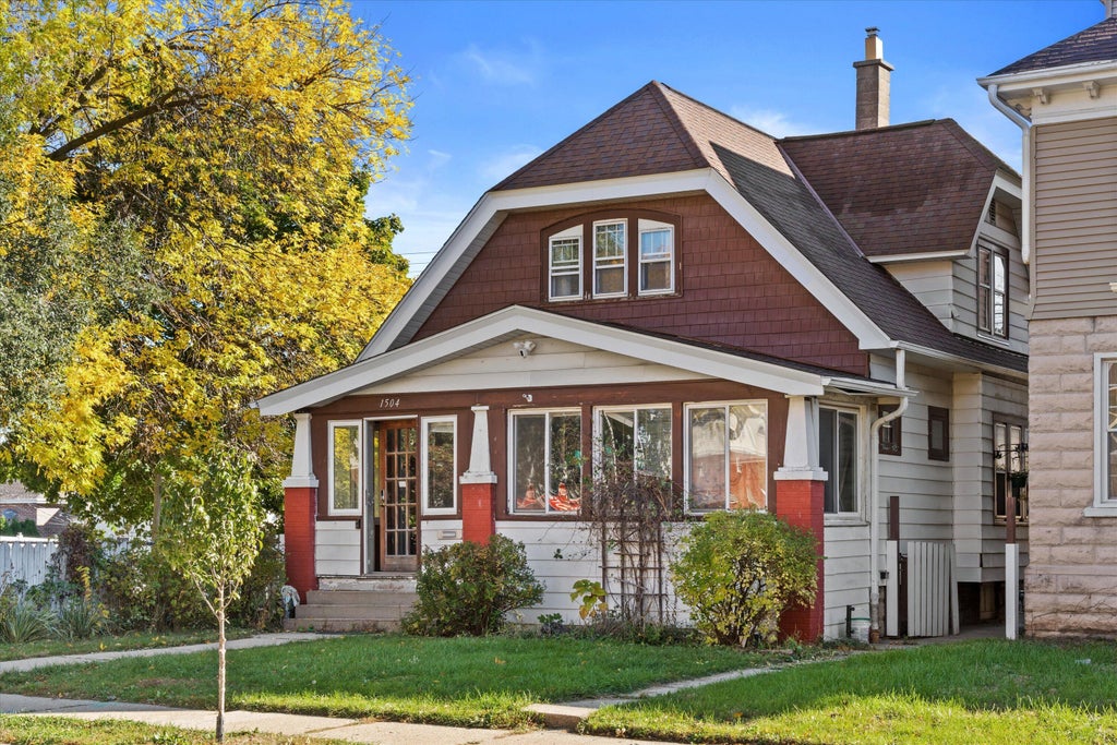 1504 S 71st St, West Allis