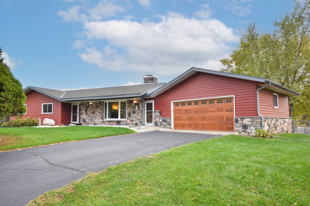 N3809 West, Sullivan