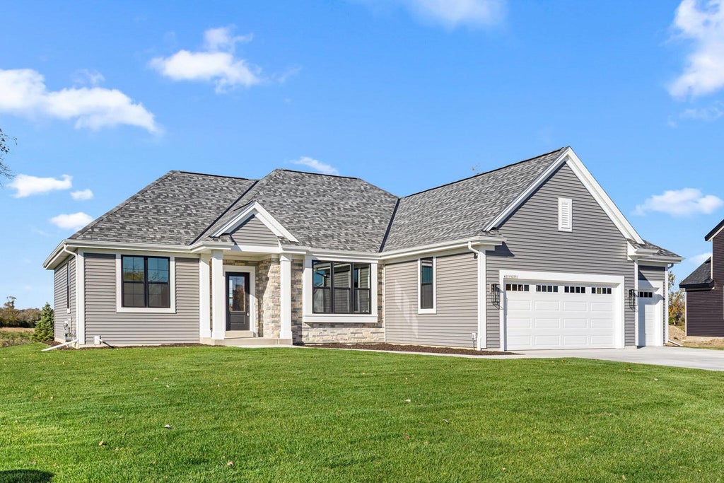 W251n2371 Valleyview, Pewaukee