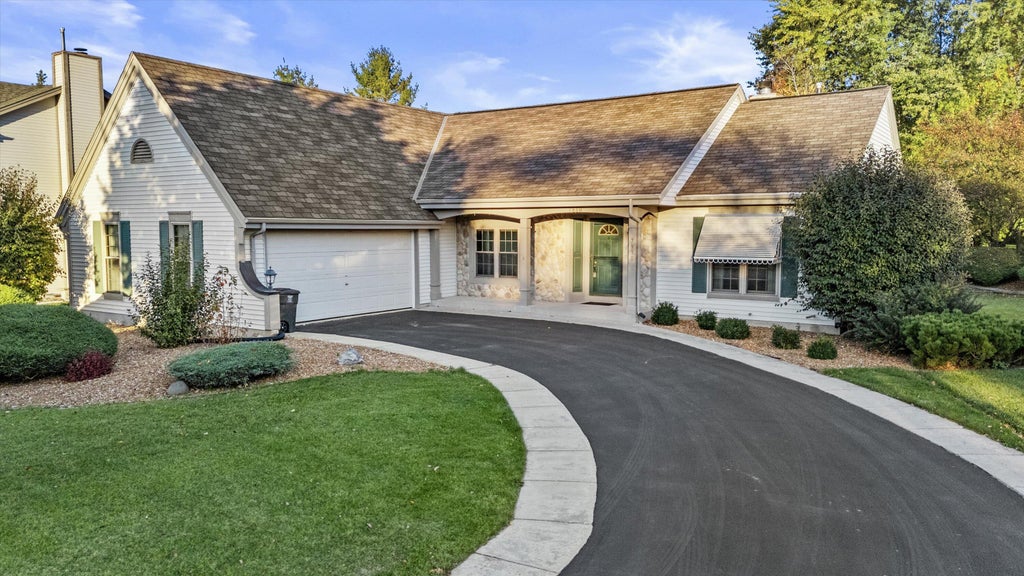 7930 S 47th St, Franklin