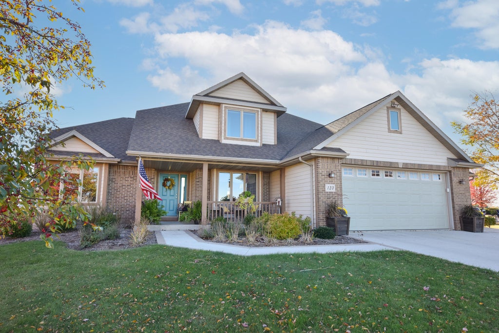 123 Linden Ln, Cedar Grove