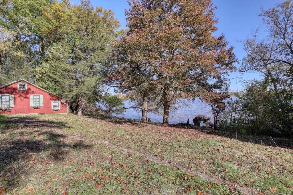 N8002 County Road A, Milford