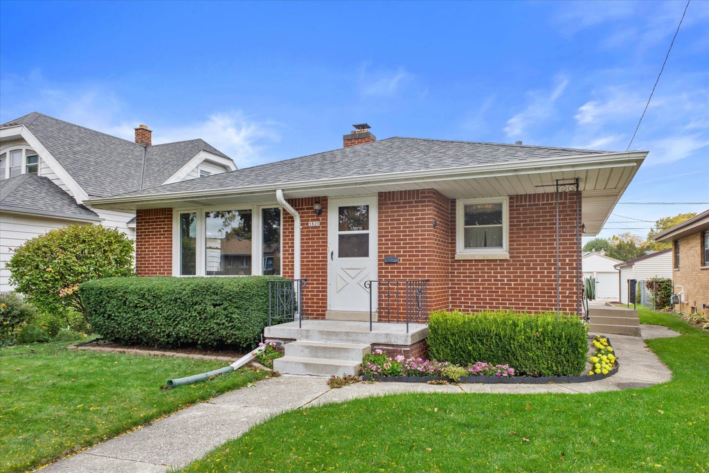 3820 E Carpenter Ave, Cudahy