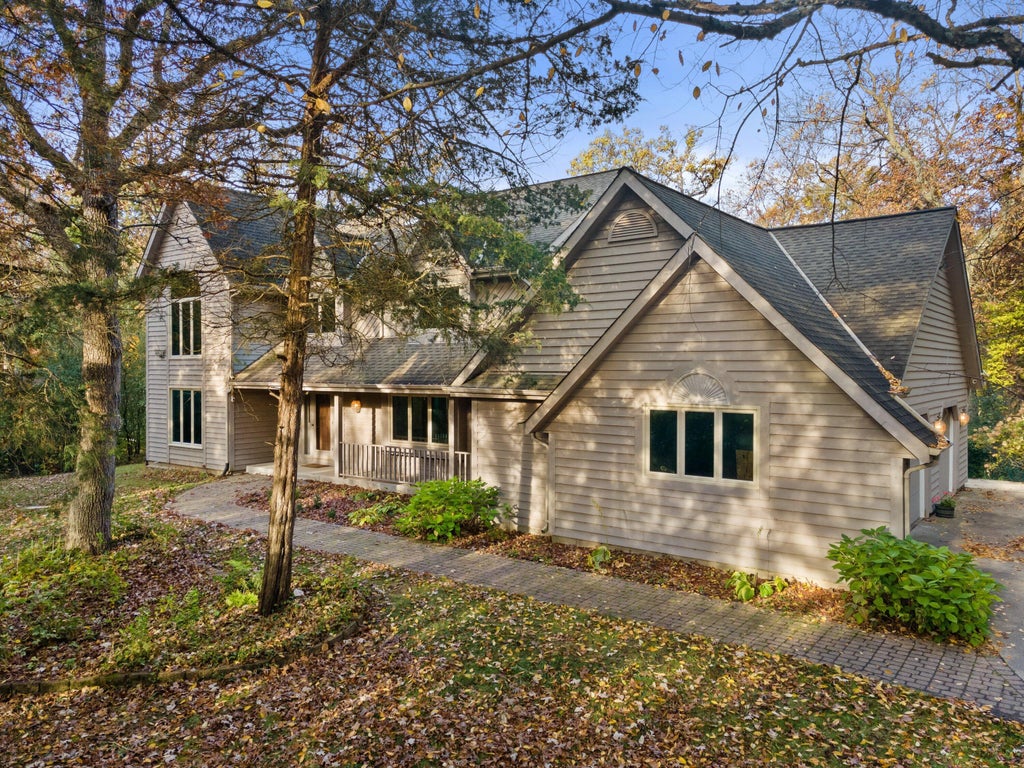 35060 Old Woods Rd, Summit