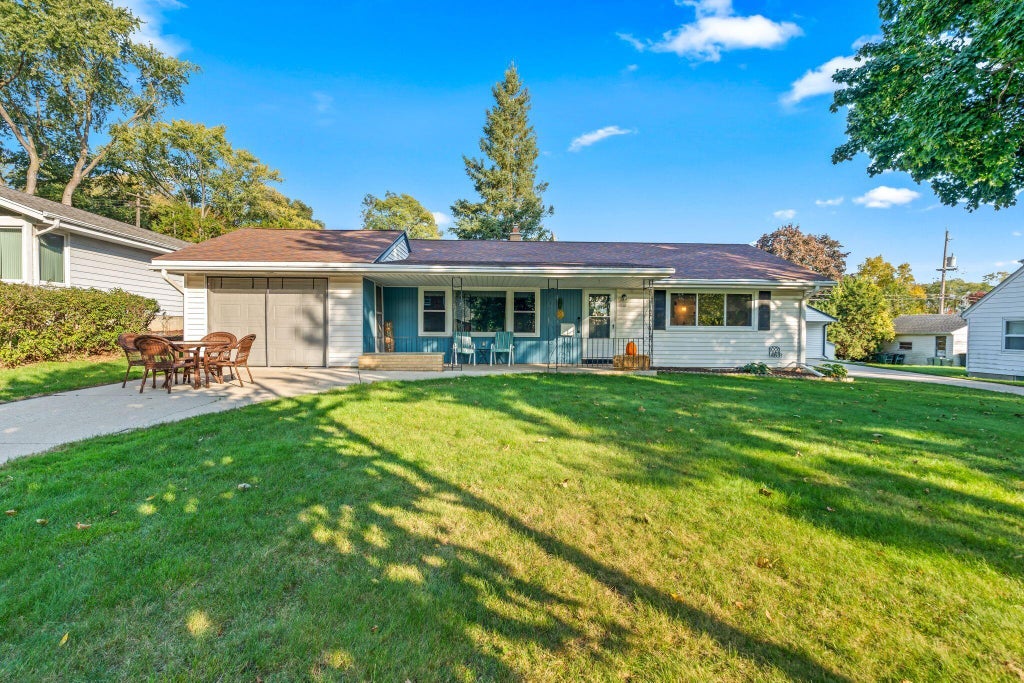 242 N 116th, Wauwatosa