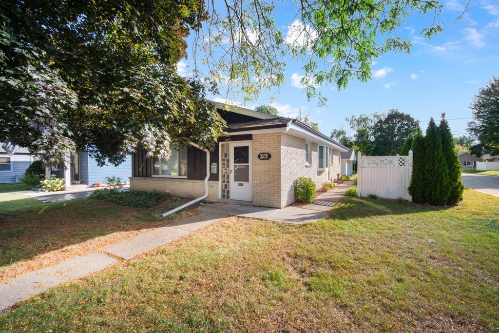 3676 S 53rd, Greenfield