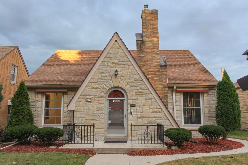 2870 S 47th St, Milwaukee