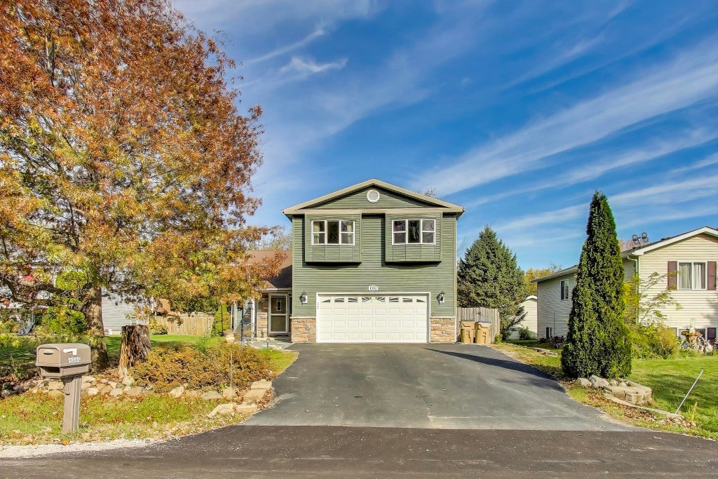 1034 101st St, Pleasant Prairie