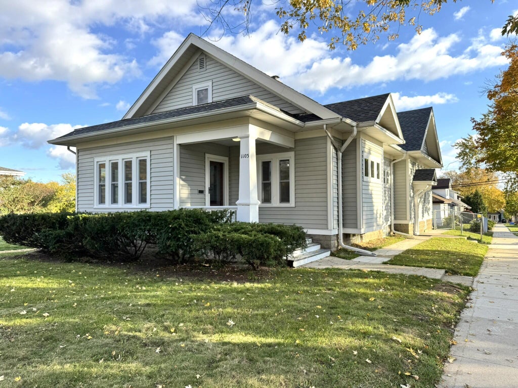 1103 Arcadian Ave, Waukesha