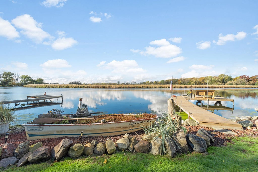 8508 Fox River, Waterford