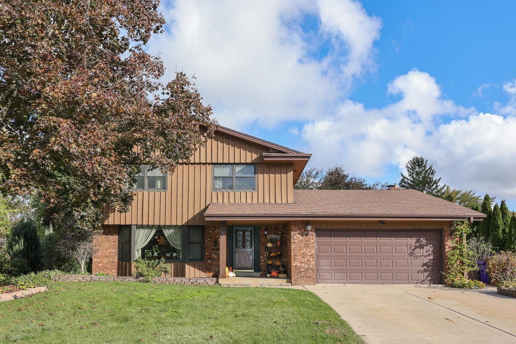 S68w13586 Bristlecone Ln, Muskego