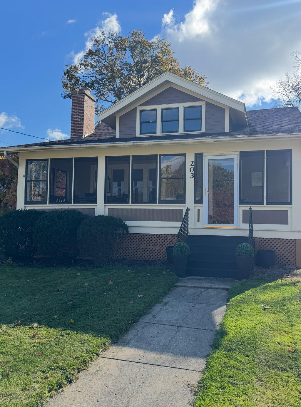 203 W Geneva, Williams Bay