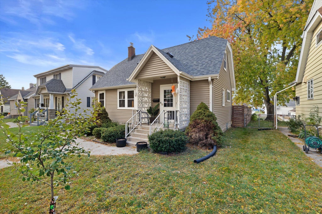 2455 S 66th St, West Allis