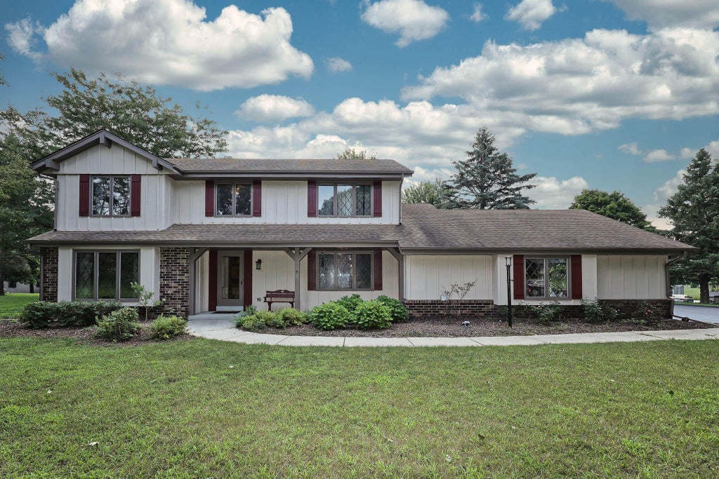 S14w31855 High Meadow Ln, Genesee