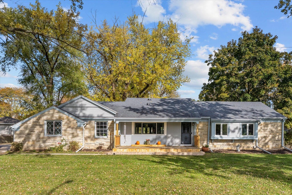 10606 W Congress, Wauwatosa