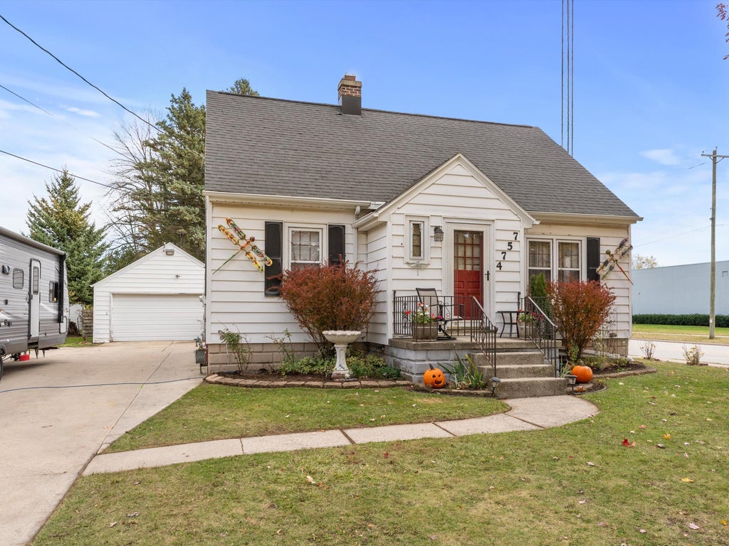 4757 Vista Rd, Manitowoc