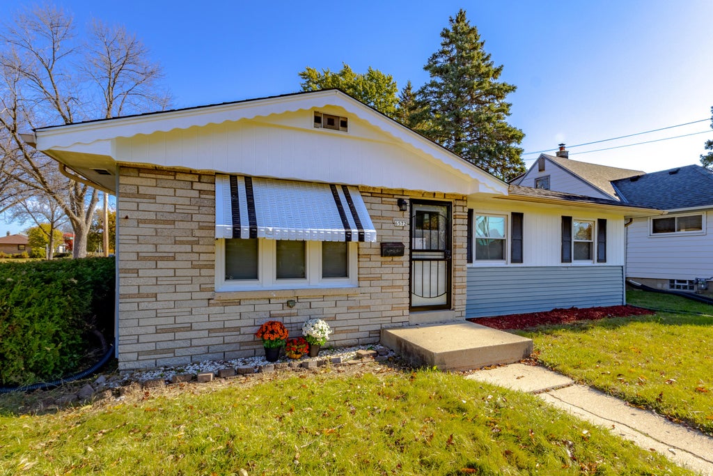 6572 N 84th St, Milwaukee