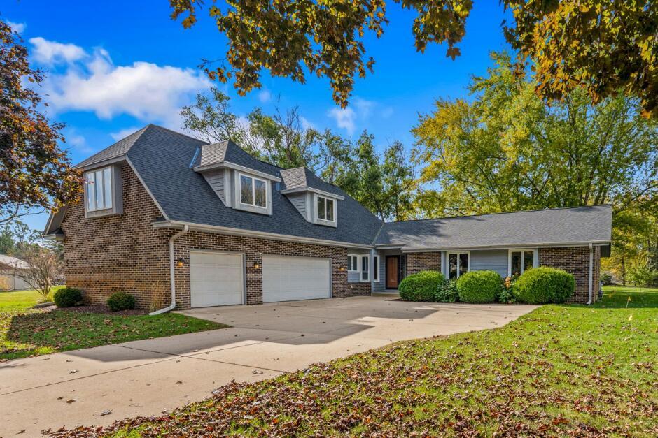 W142s7571 Freedom Ave, Muskego