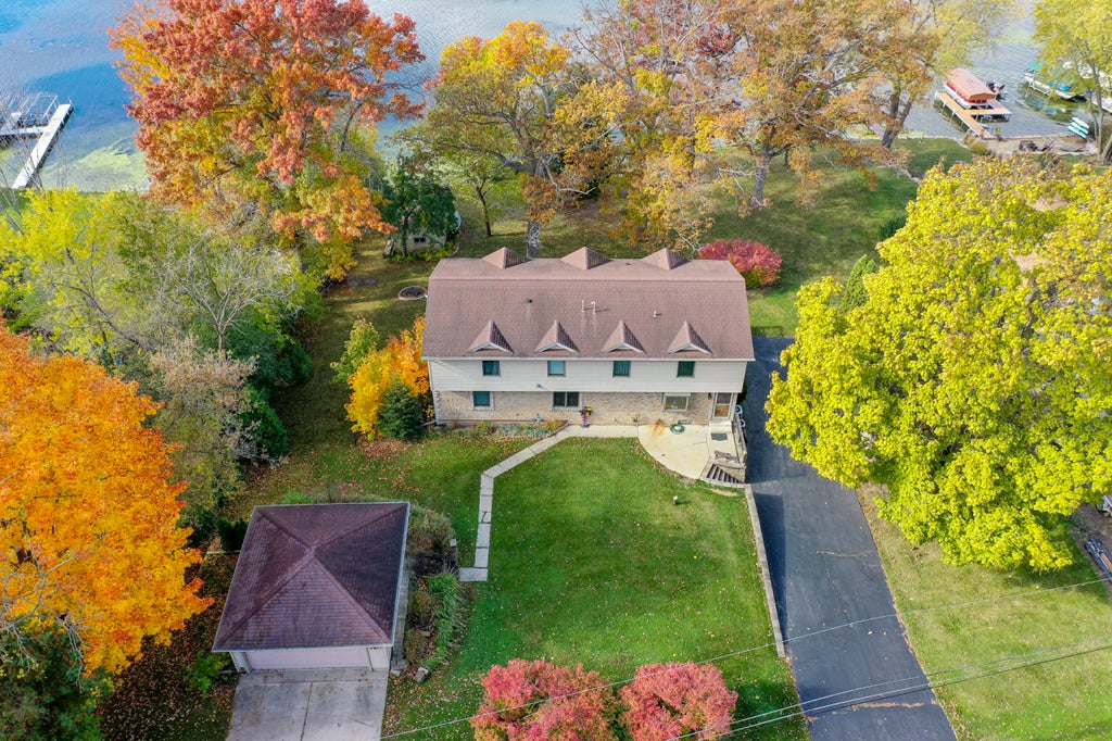 5812 N River Bay Rd, Waterford