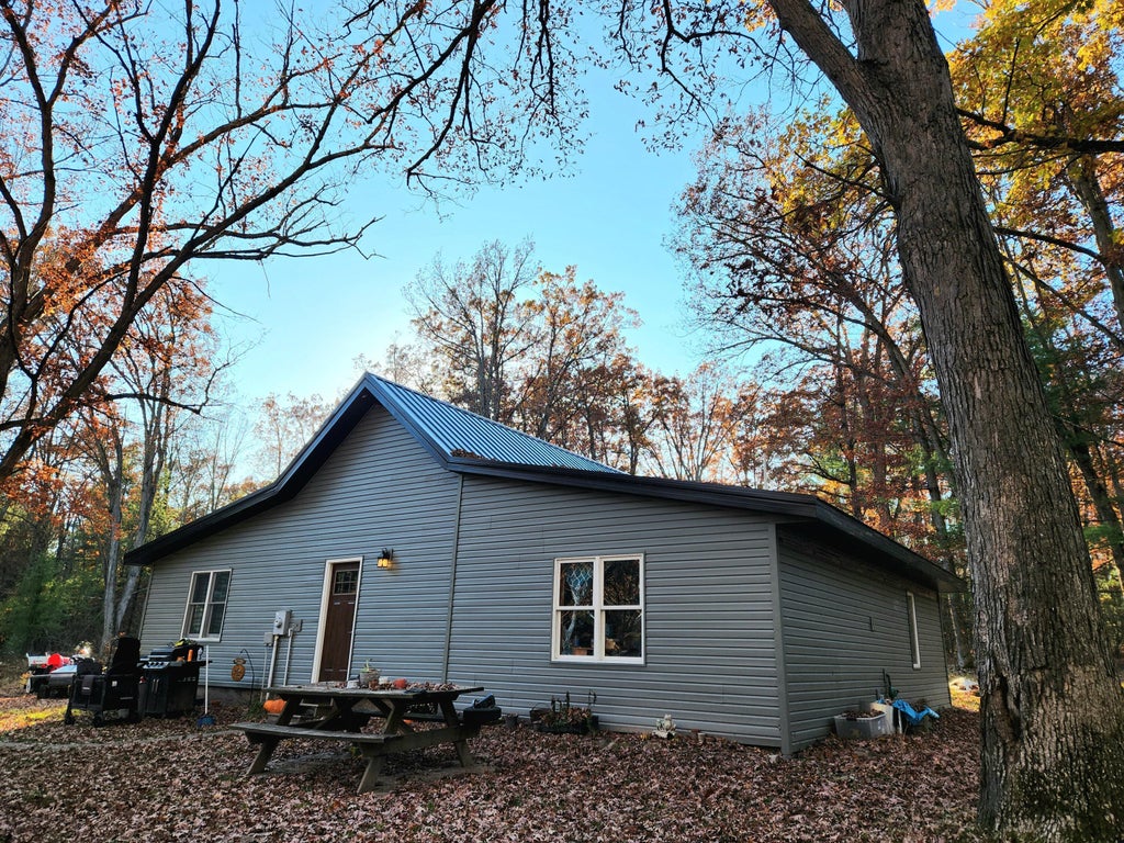 N1057 Borglin Ave, Levis