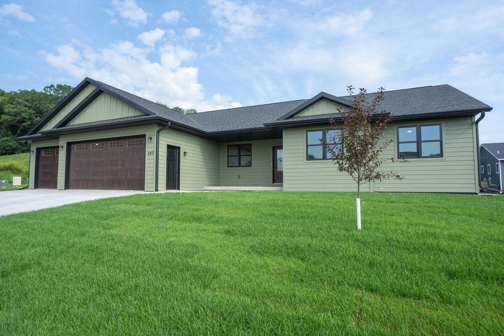 347 Southern, Holmen