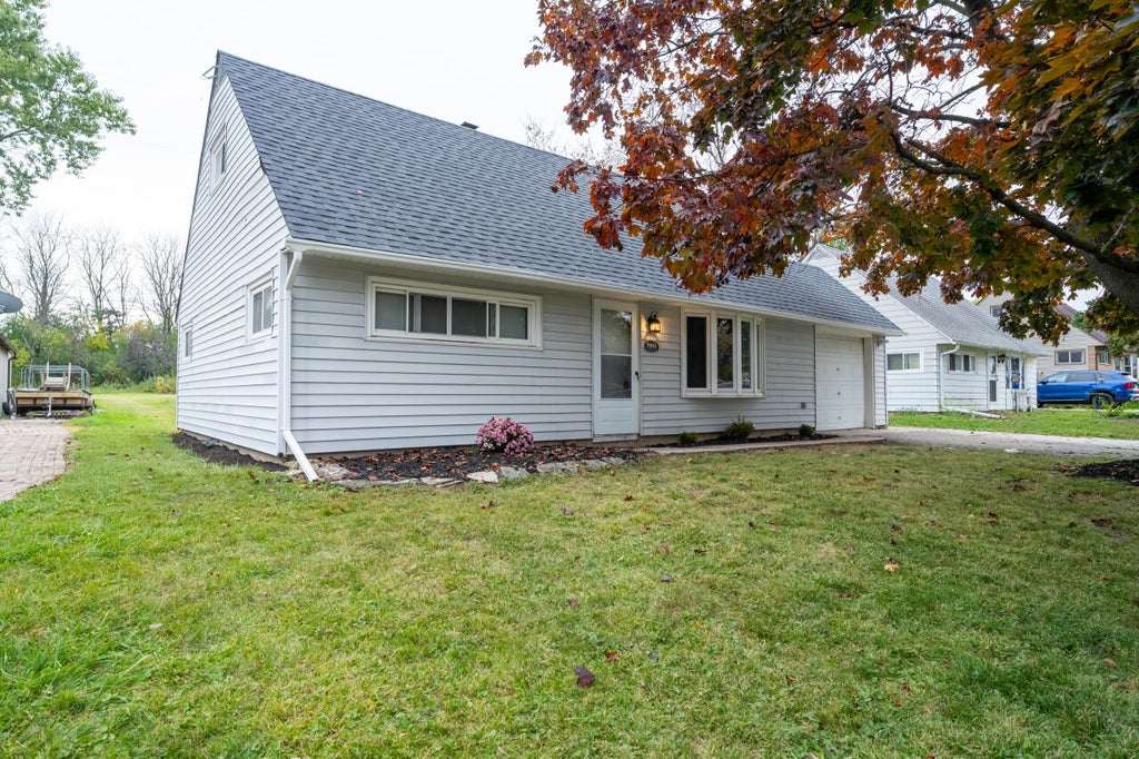 7001 W Allerton Ave, Greenfield