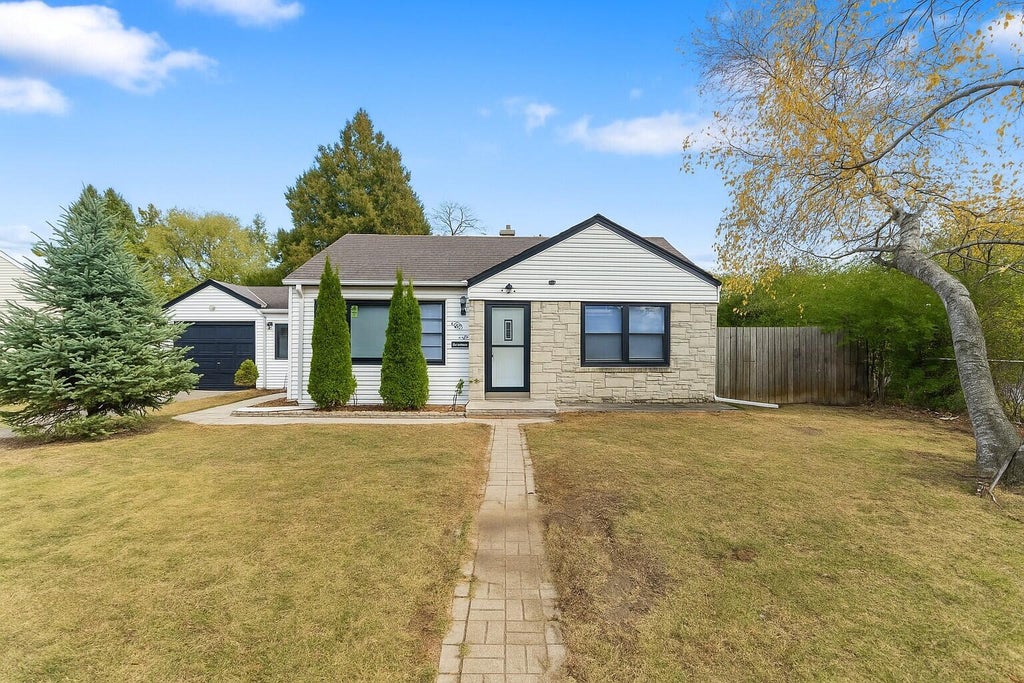 8002 W Fond Du Lac Ave, Milwaukee