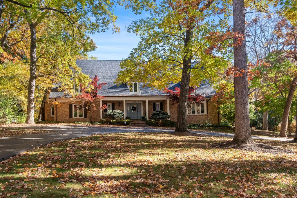 14220 Hillside Rd, Elm Grove