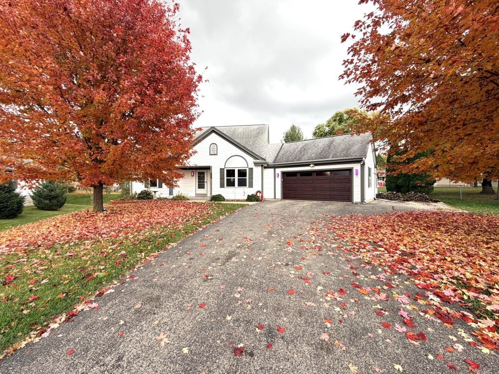 198 Cramer Ave, Dousman