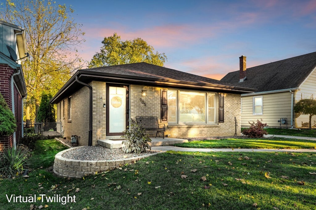 905 Indiana St, Racine