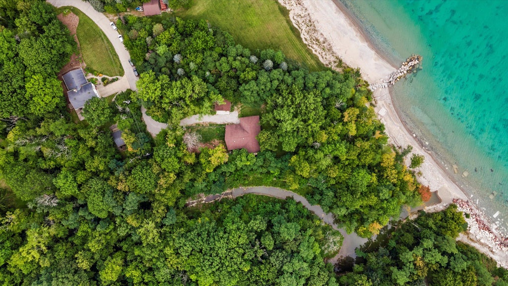 1701 Heather Ln, Caledonia