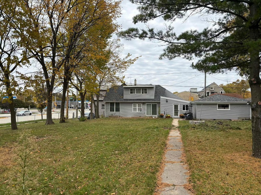 3906 S 1st. St, Milwaukee