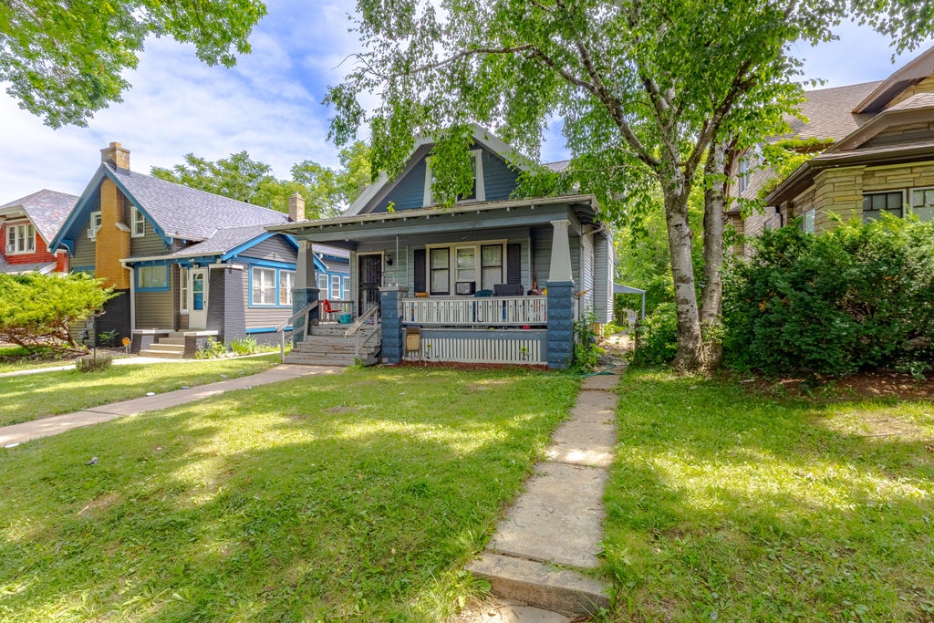 2424 N 48th St, Milwaukee