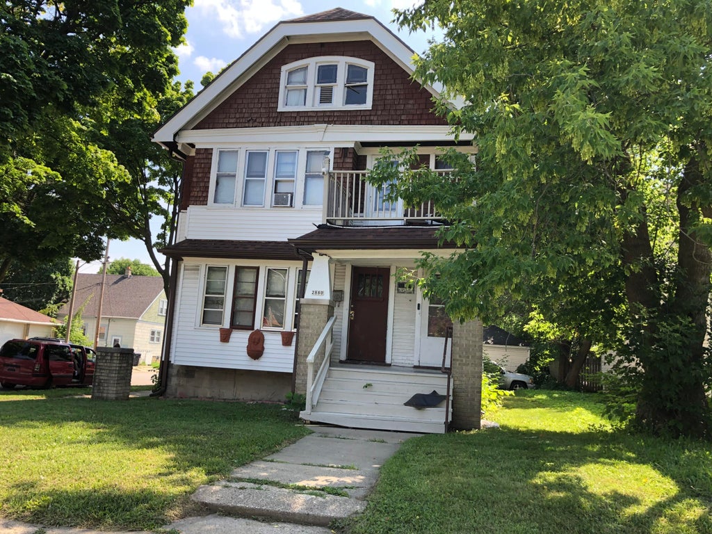 2878 N 57th St 2880, Milwaukee