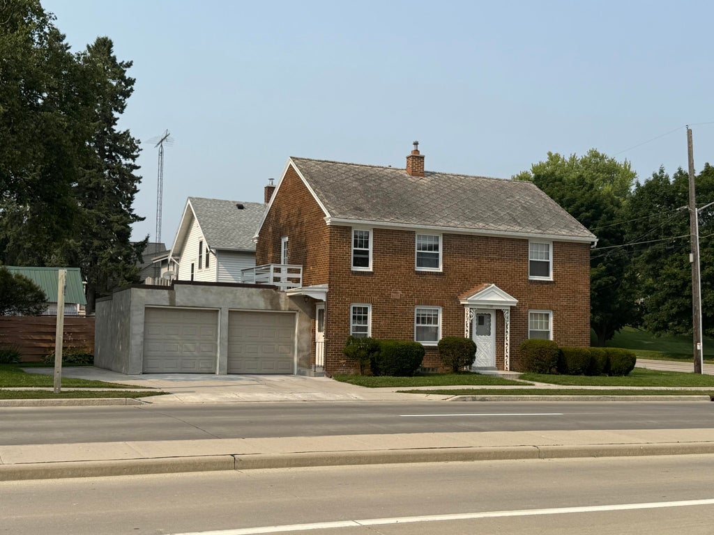 1102 Waldo Blvd, Manitowoc
