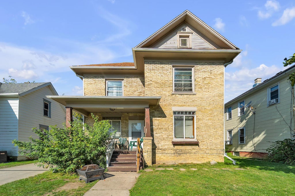 1910 Lasalle St, Racine